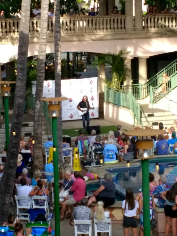 Henry Kapono concert at the shops @ Wailea